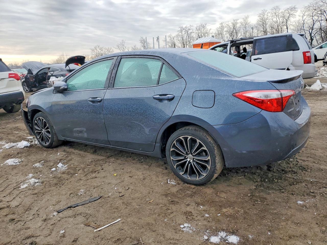 2014 Toyota Corolla L - Фото 2