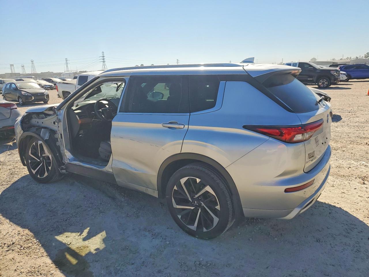2022 Mitsubishi Outlander Sel - Фото 2