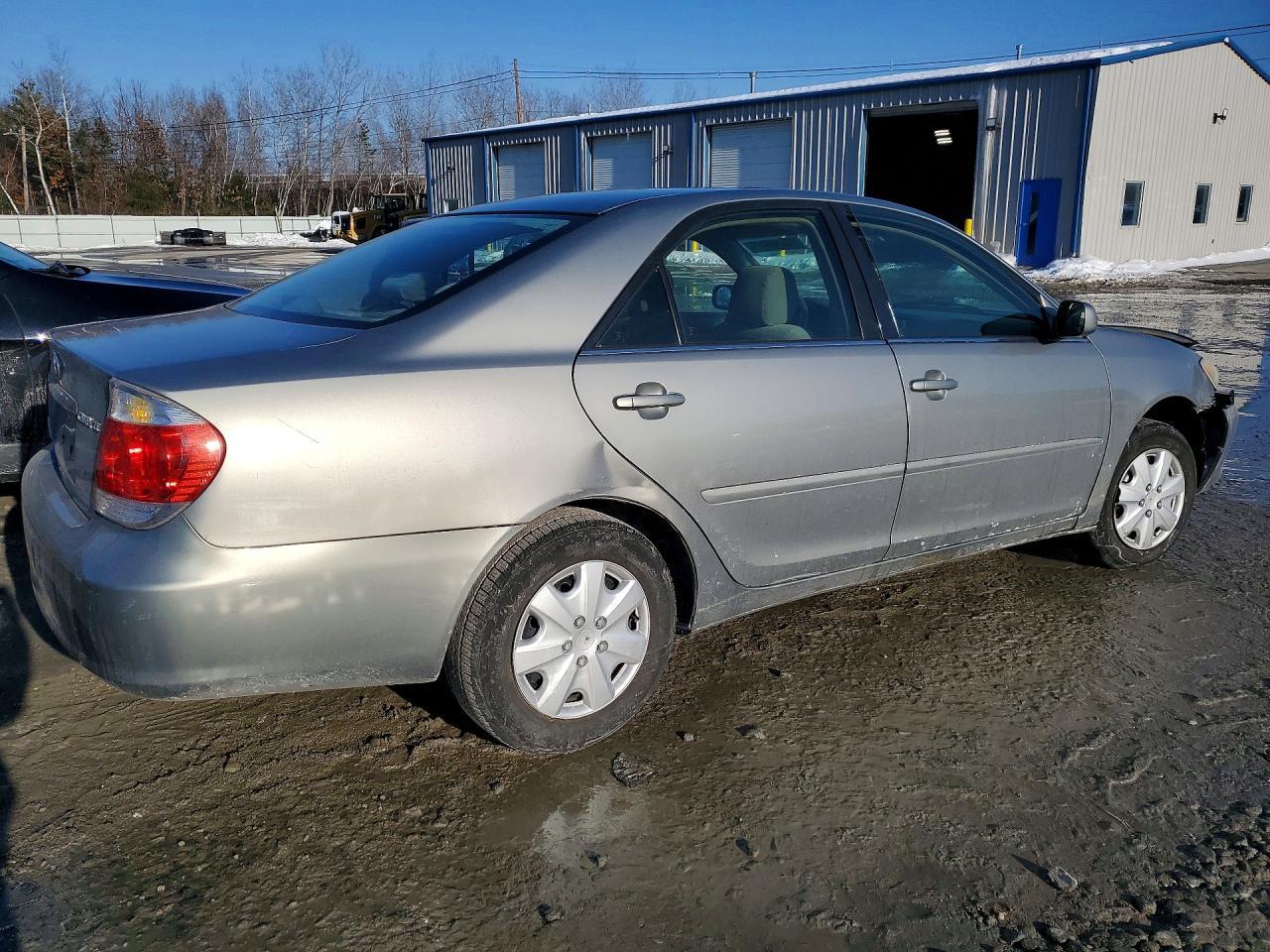 2005 Toyota Camry Le - Фото 3