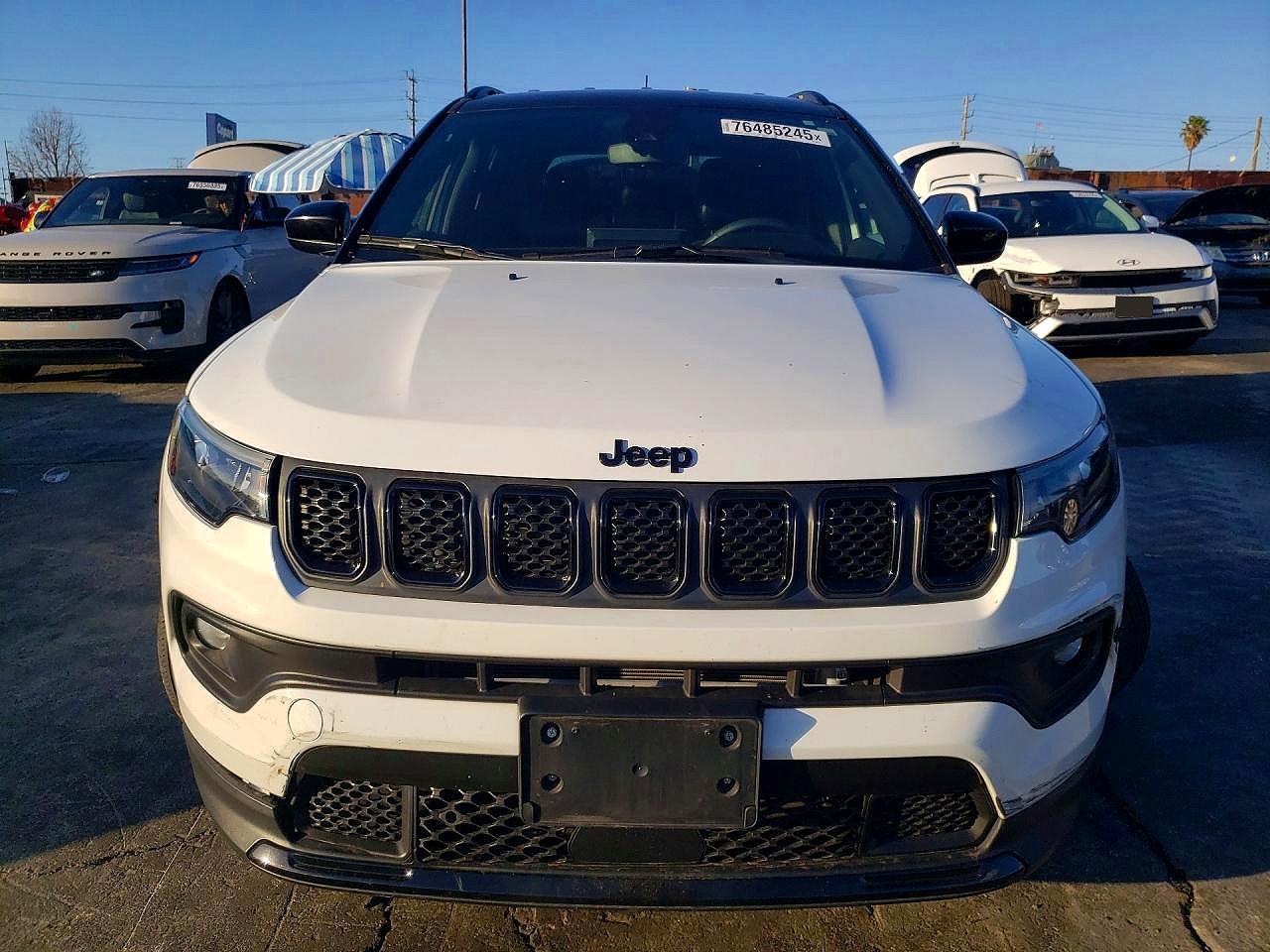 2023 Jeep Compass Latitude - Image 5