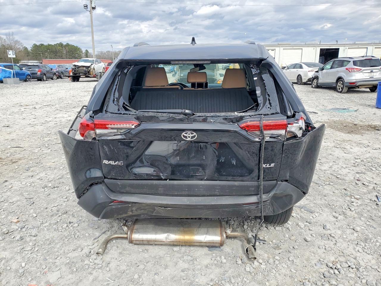 2025 Toyota Rav4 Xle - Image 6