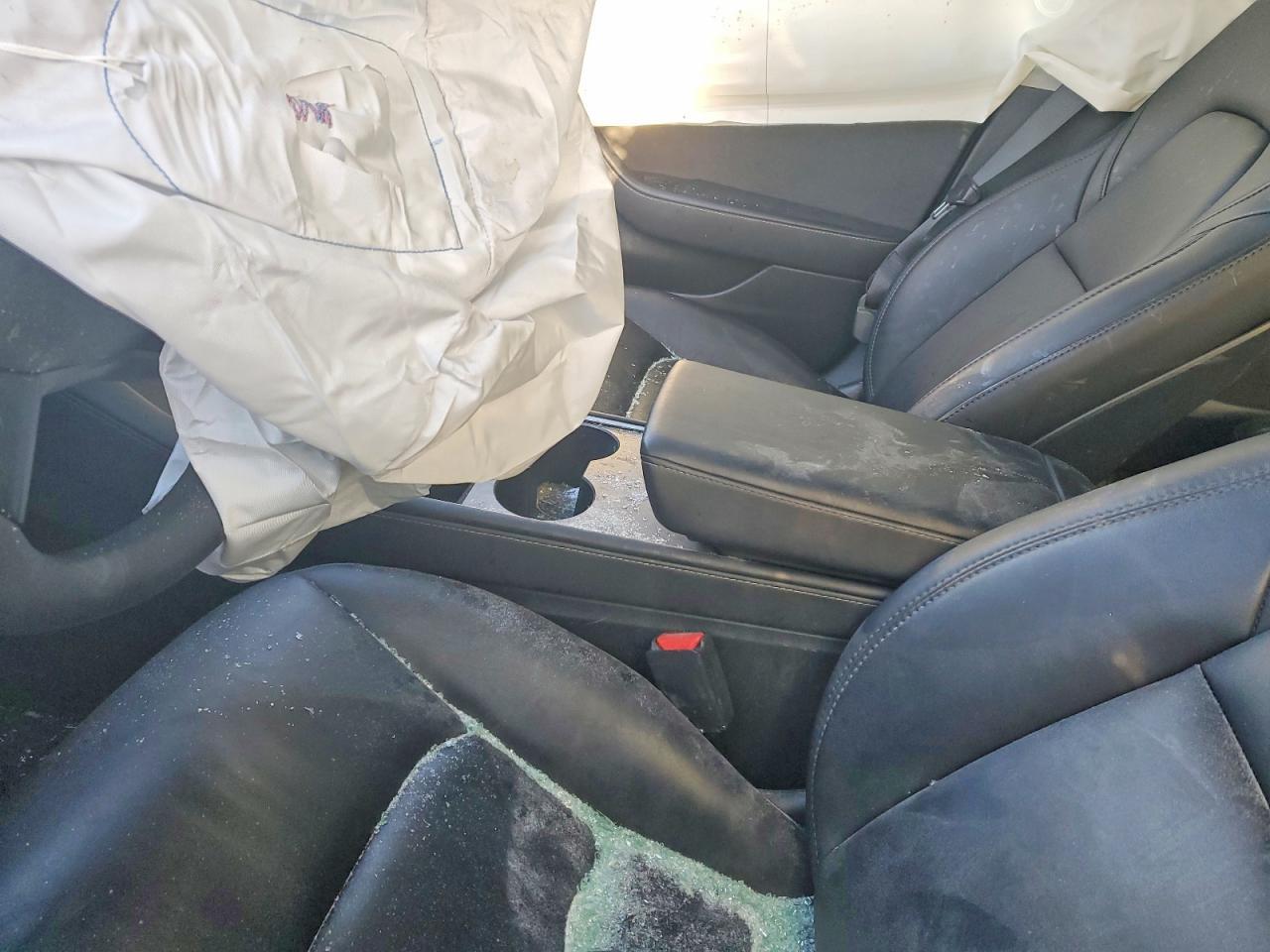 2023 Tesla Model 3 - Фото 7