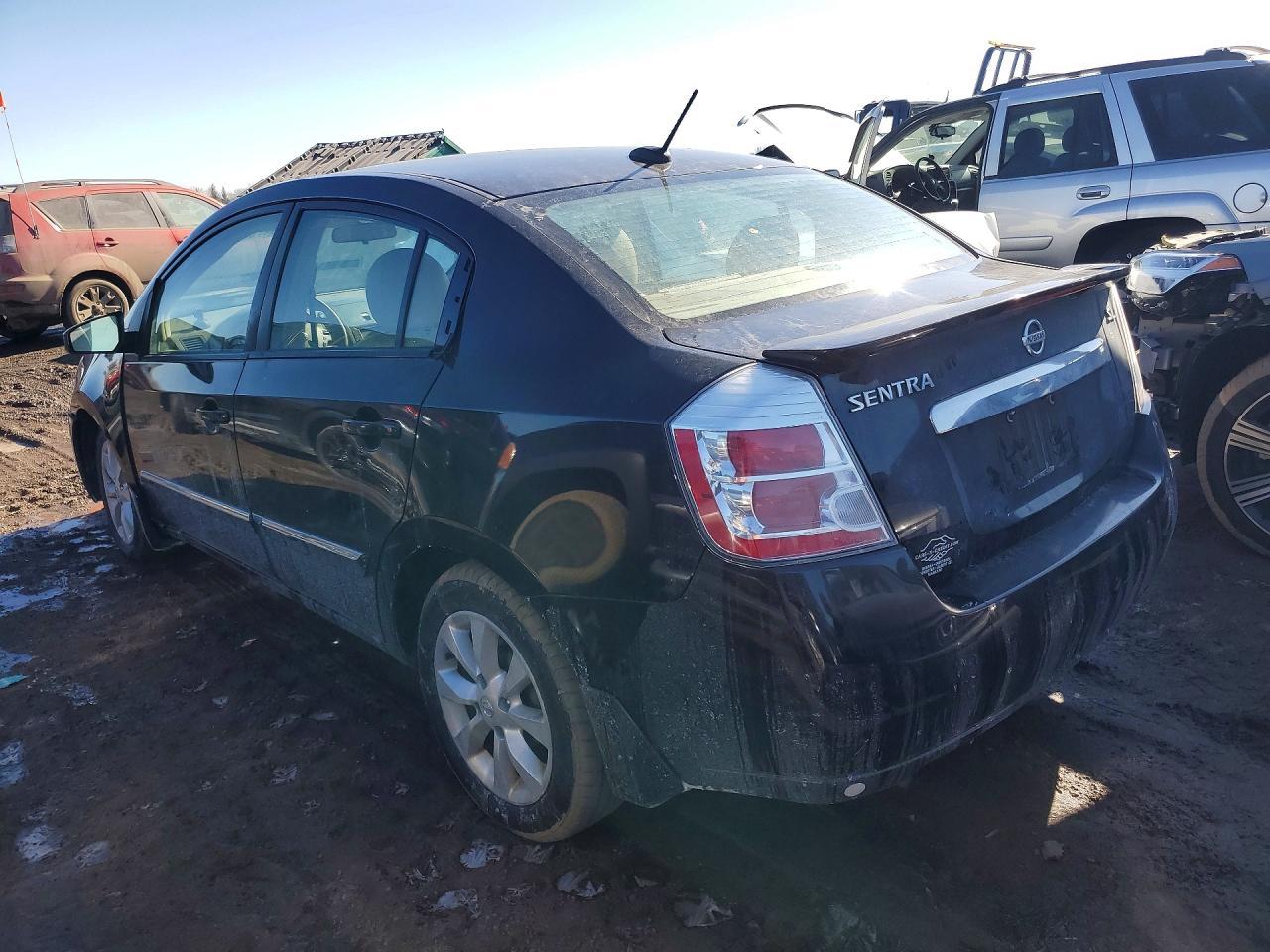 2011 Nissan Sentra 2.0 - Фото 2