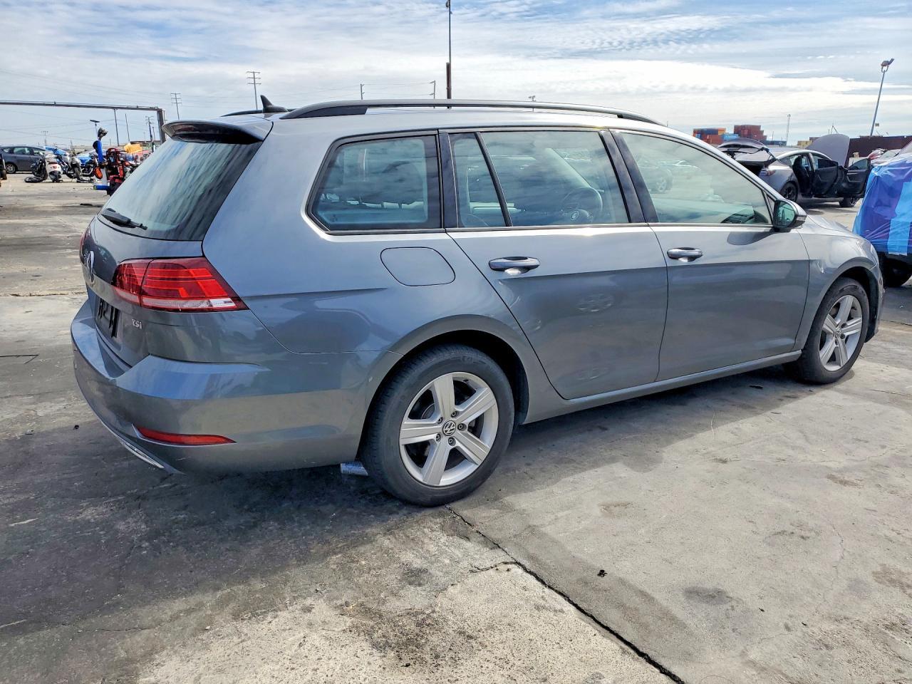 2018 Volkswagen Golf Sportwagen S - Фото 3