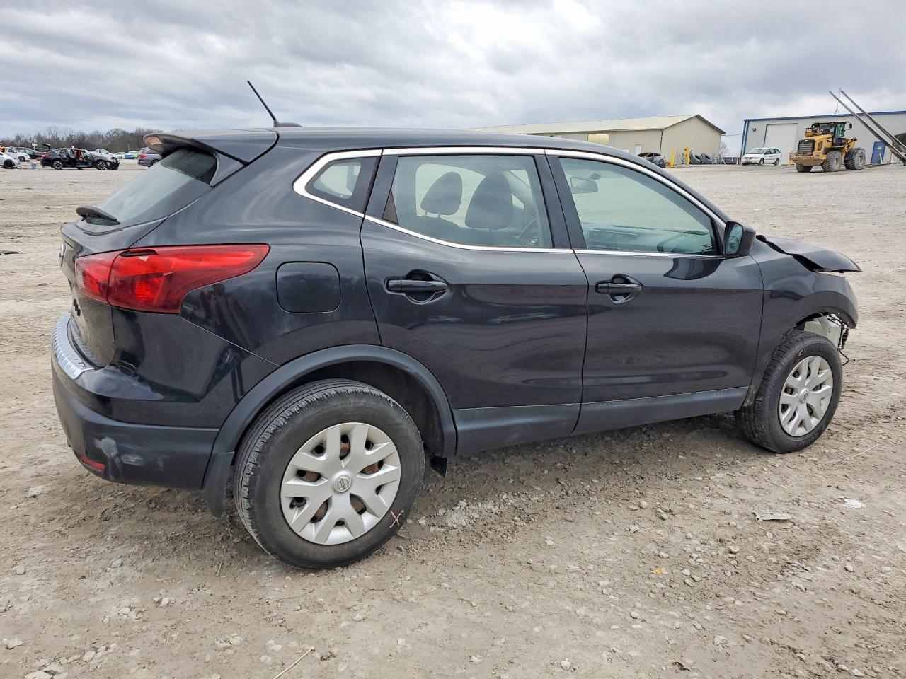 2019 Nissan Rogue Sport S - Image 3