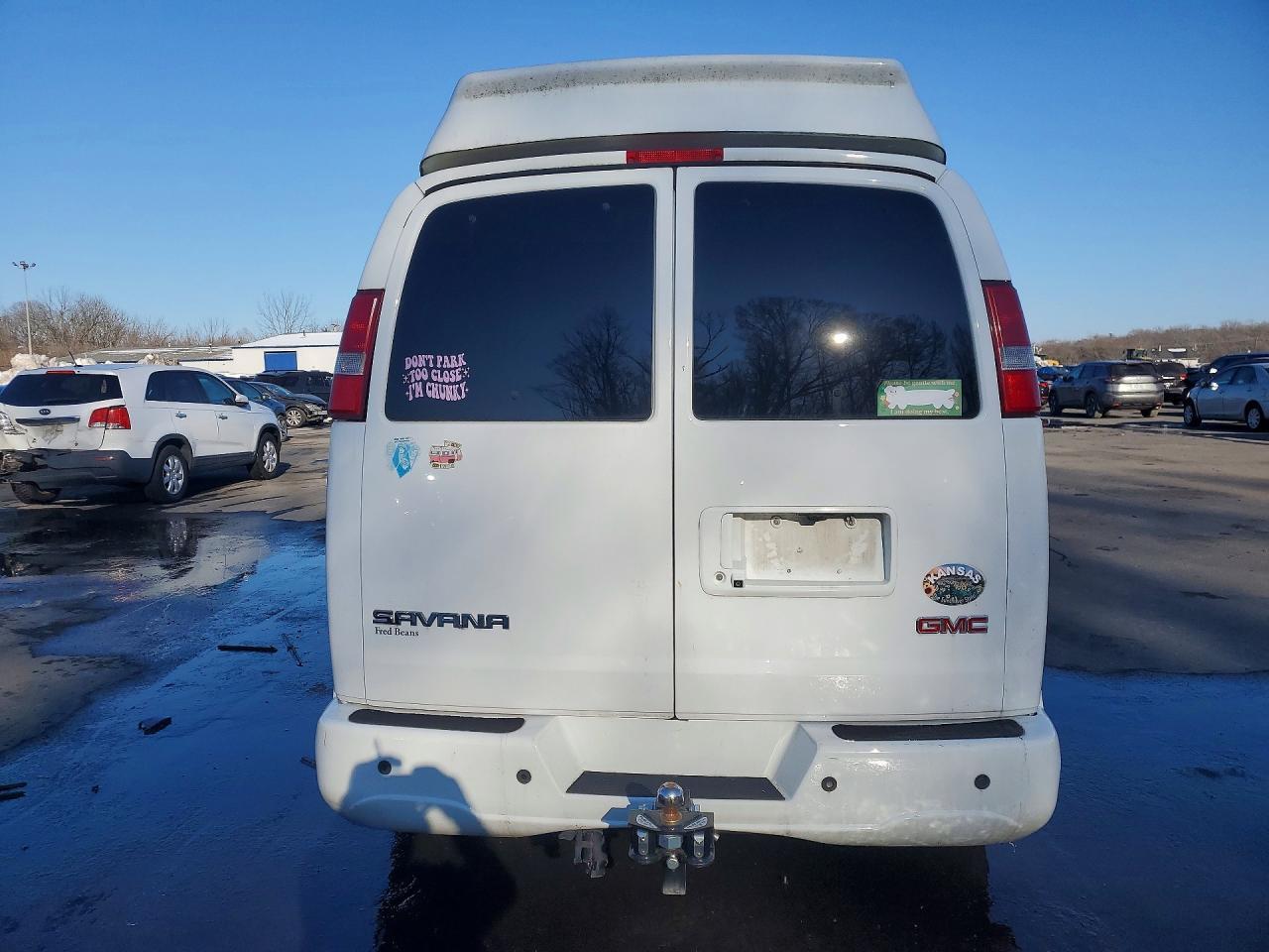 2017 GMC Savana - Фото 6