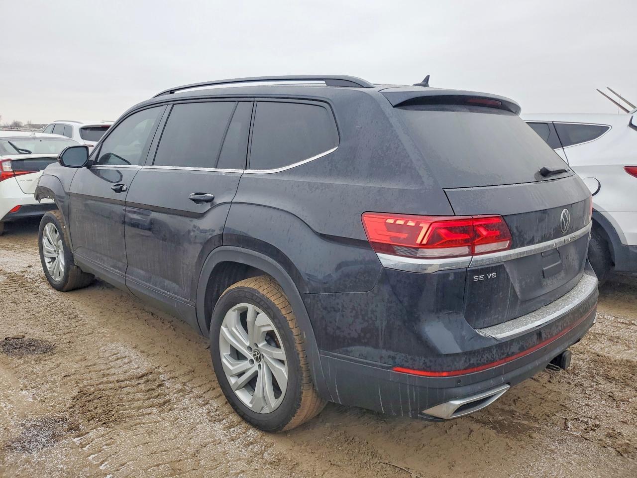 2022 Volkswagen Atlas Se - Фото 2