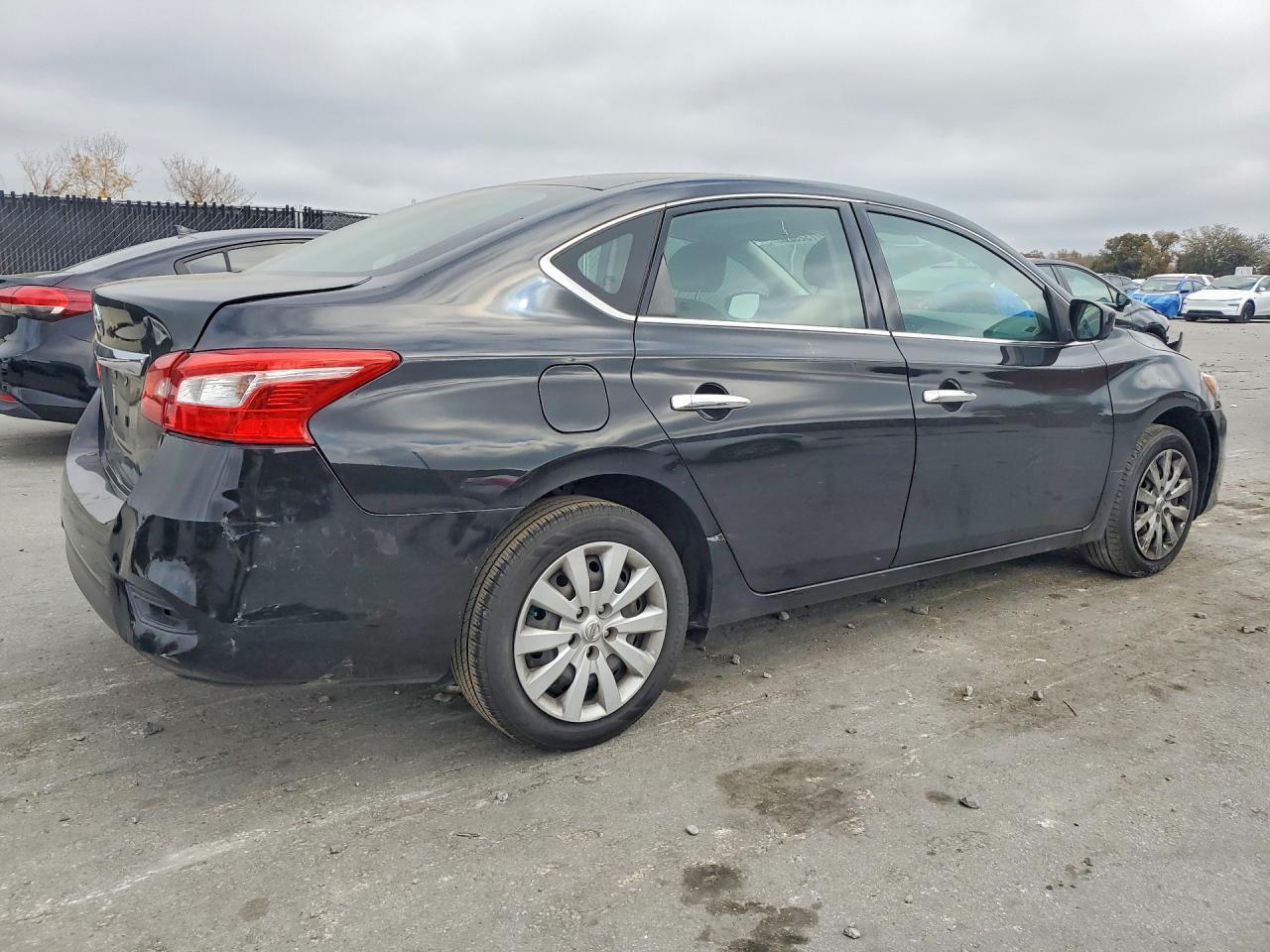 2019 Nissan Sentra S - Фото 3