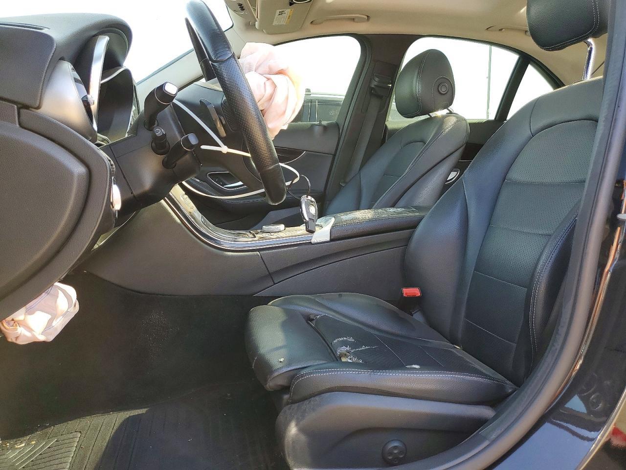 2017 Mercedes-Benz C 300 4Matic - Image 7