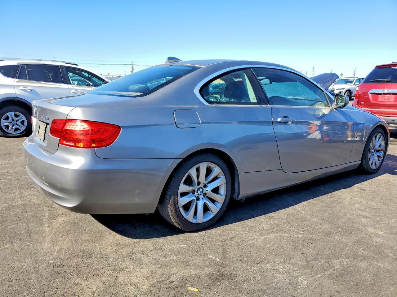 2011 BMW 328 Xi Sulev - Image 3