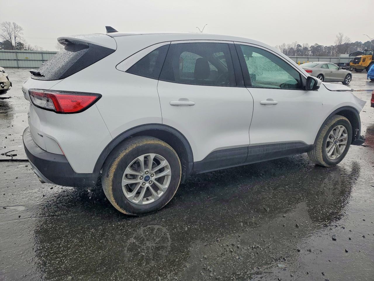 2020 Ford Escape Se - Фото 3
