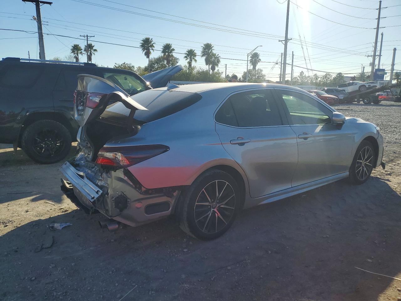 2024 Toyota Camry Se - Фото 3