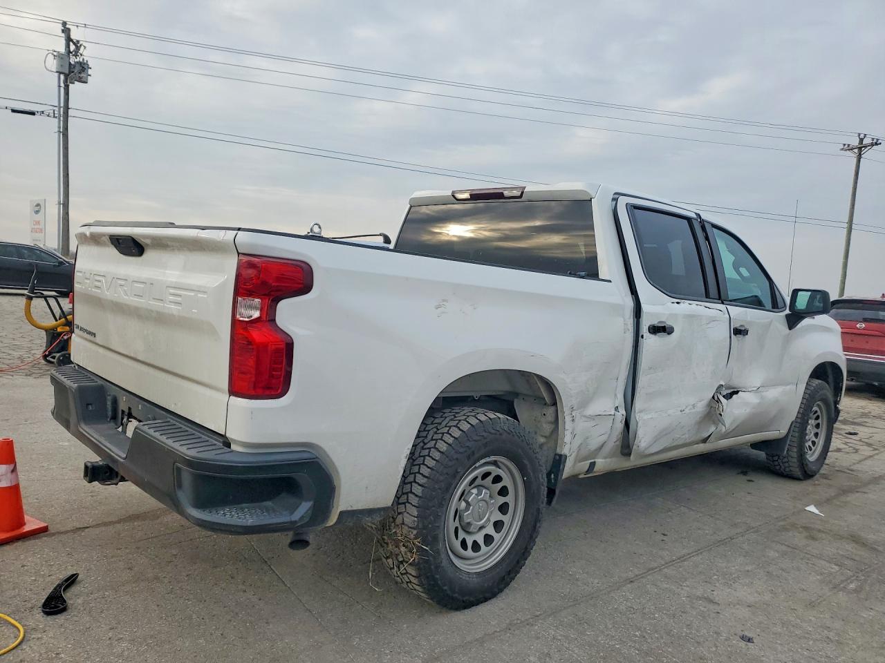 2020 Chevrolet Silverado K1500 - Фото 3