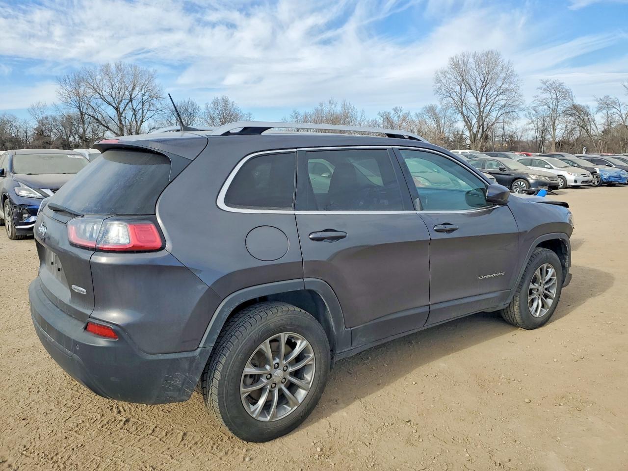 2019 Jeep Cherokee Latitude Plus - Фото 3
