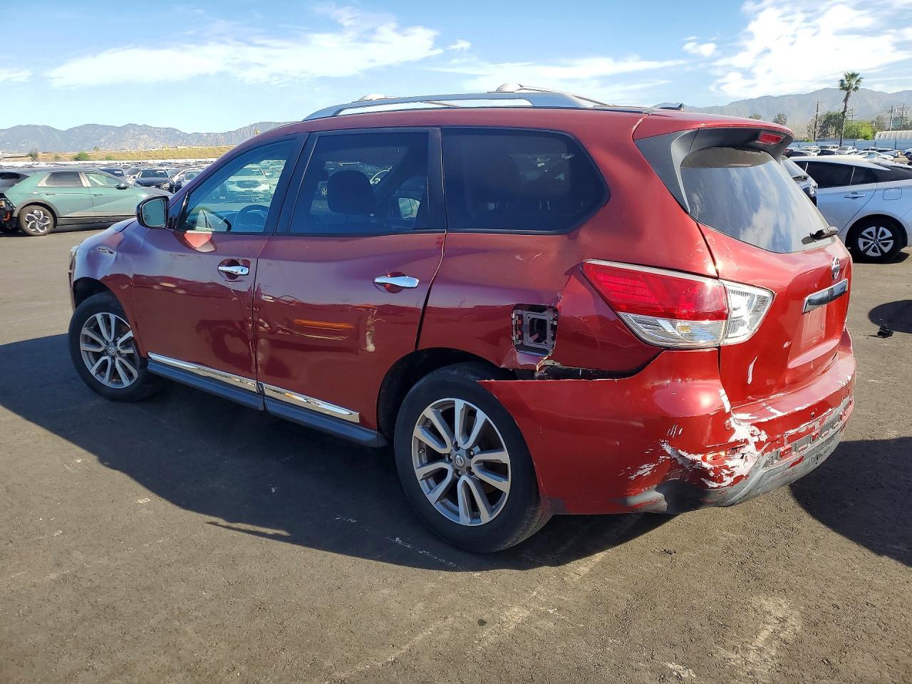 2013 Nissan Pathfinder S - Image 2