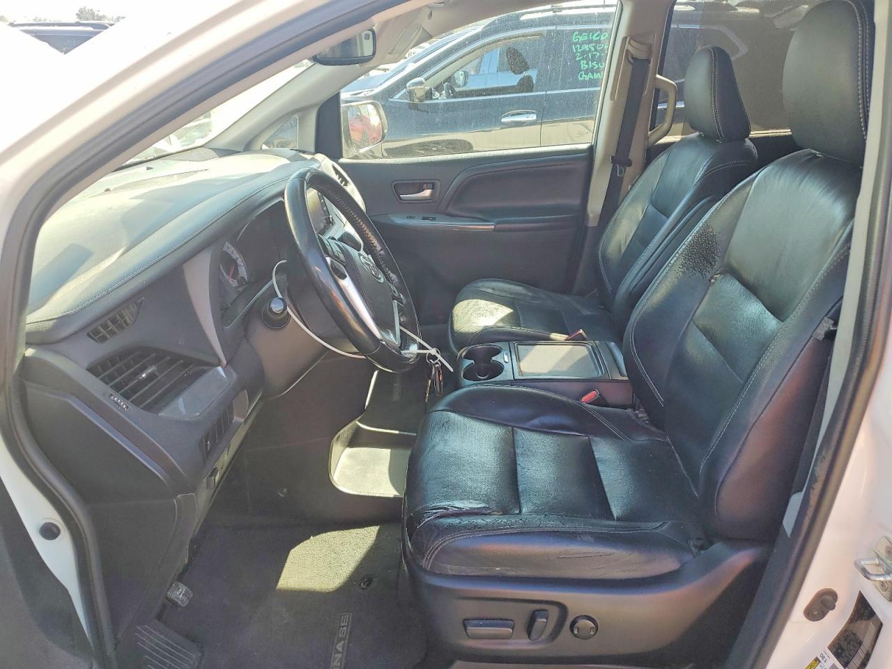 2019 Toyota Sienna Se - Фото 7