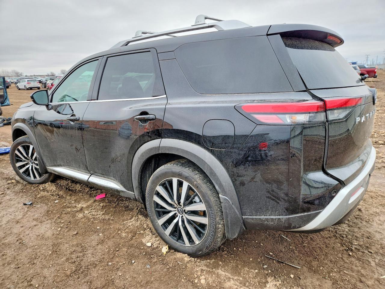 2025 Nissan Pathfinder Platinum - Фото 2