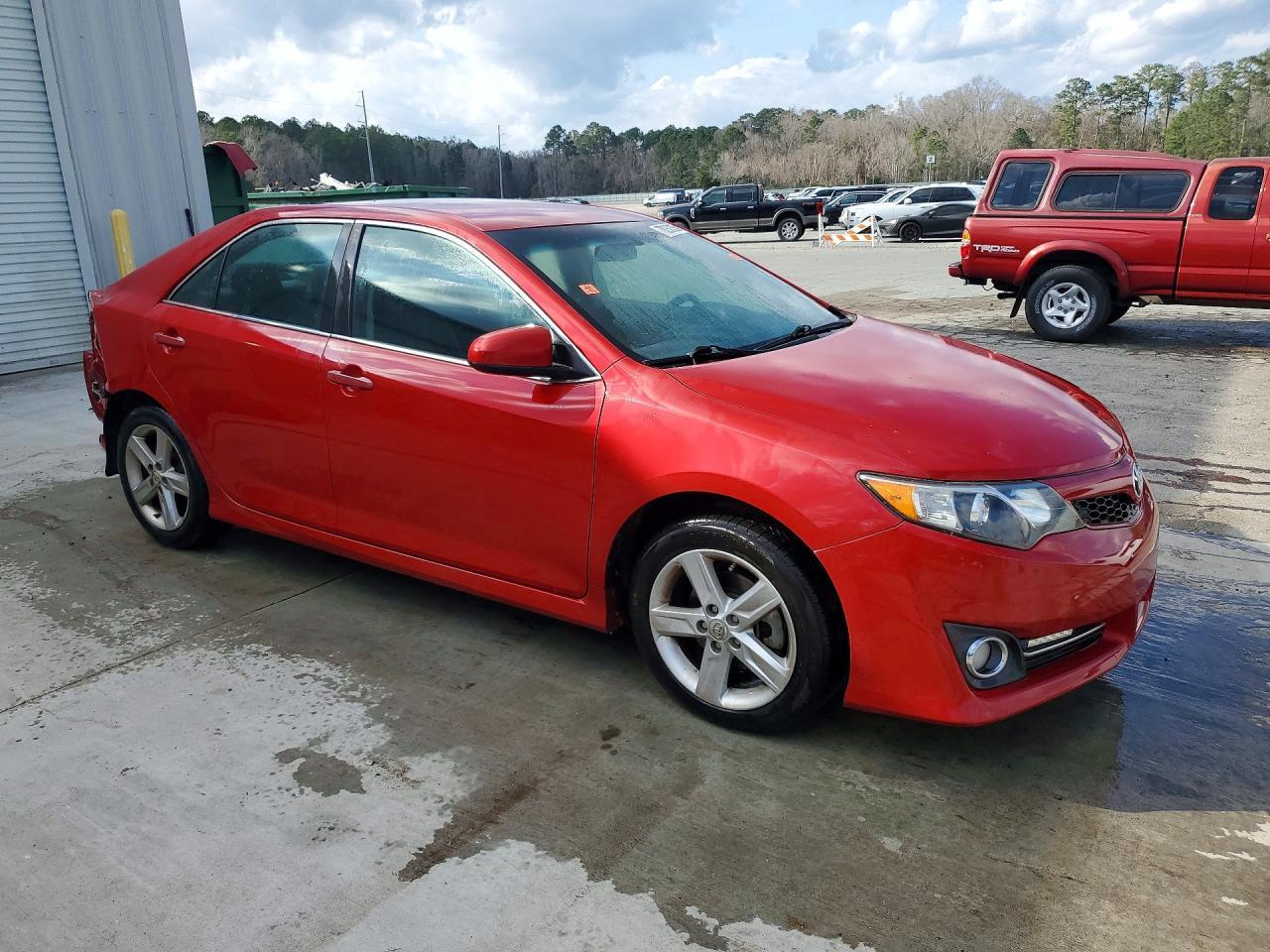 2014 Toyota Camry Se - Фото 4