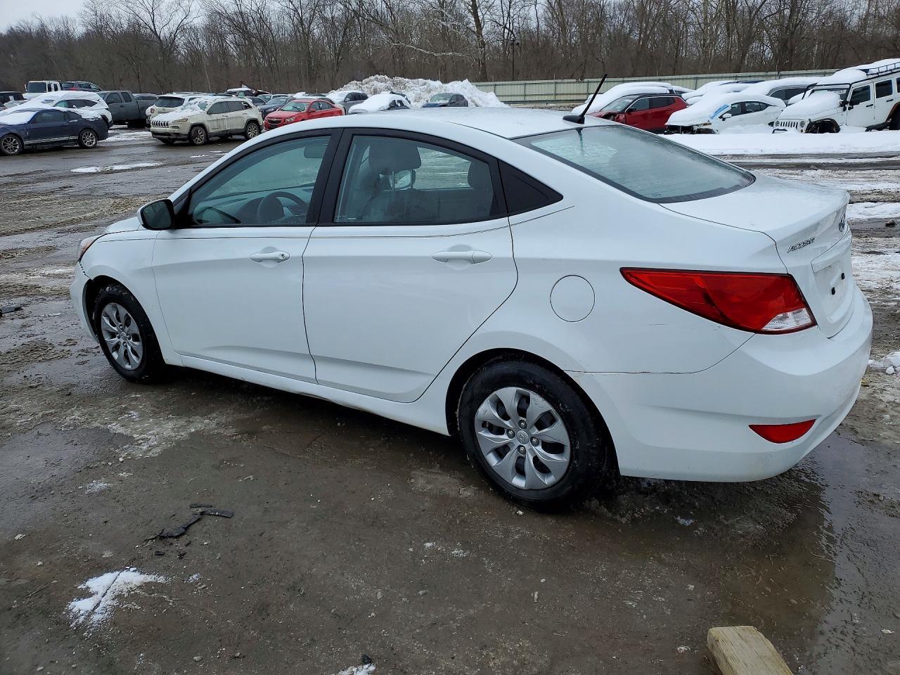 2017 Hyundai Accent Se - Image 2