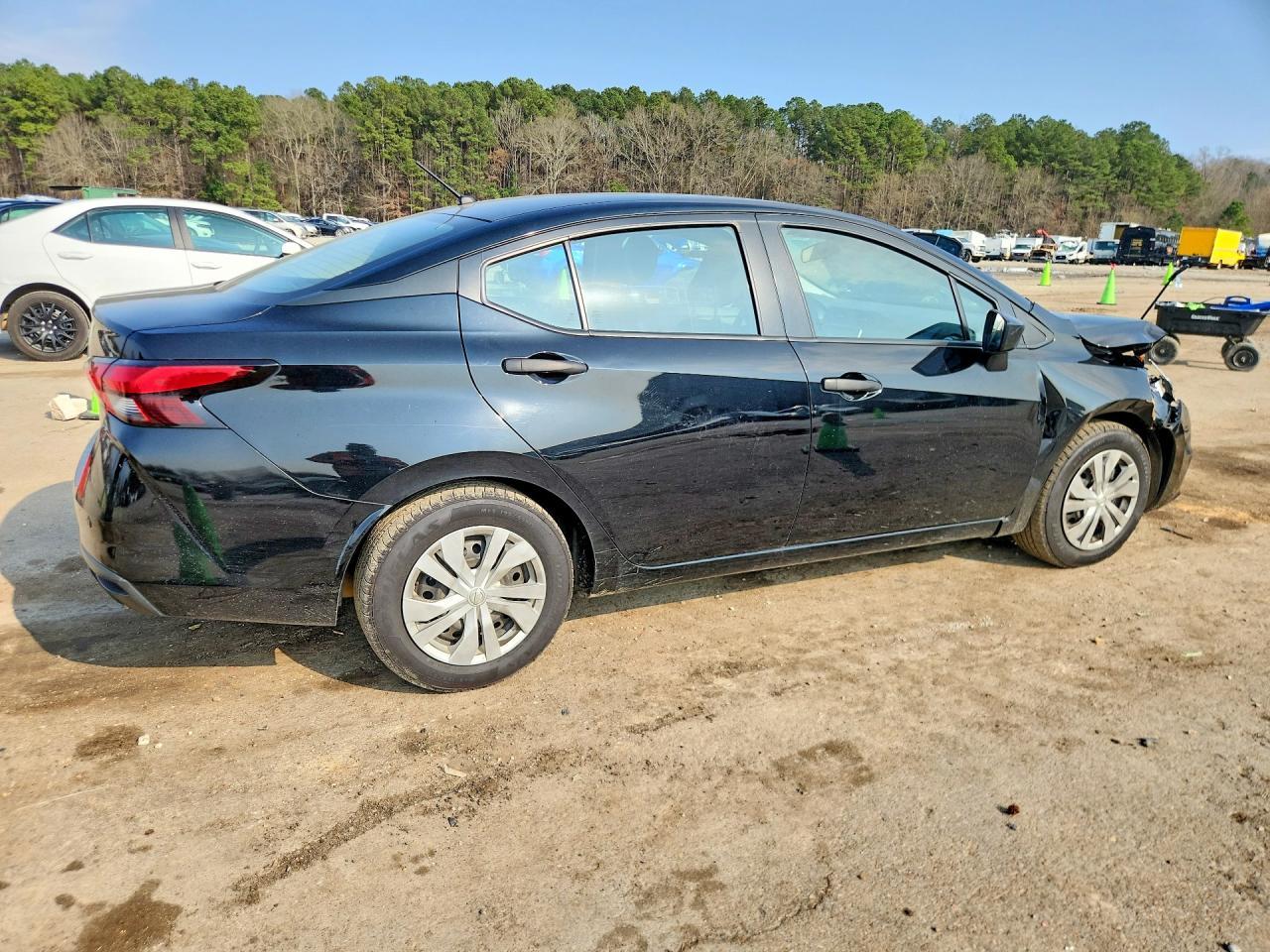 2020 Nissan Versa S - Фото 3