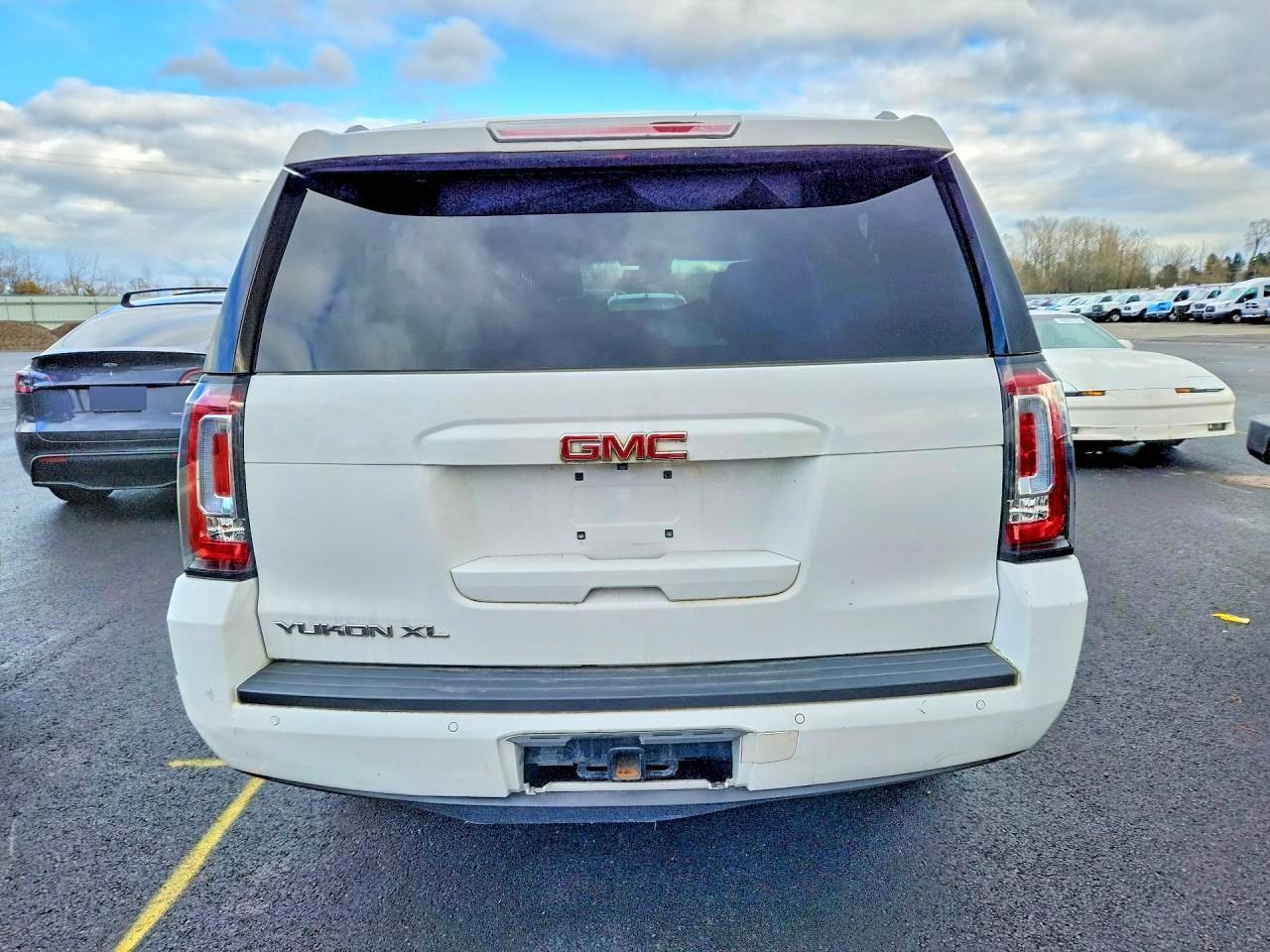 2017 GMC Yukon Xl K1500 Slt - Image 6