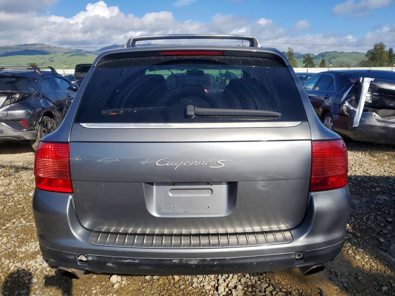 2004 Porsche Cayenne S - Image 6