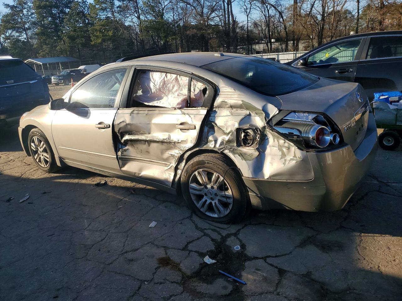 2012 Nissan Altima Base - Фото 2