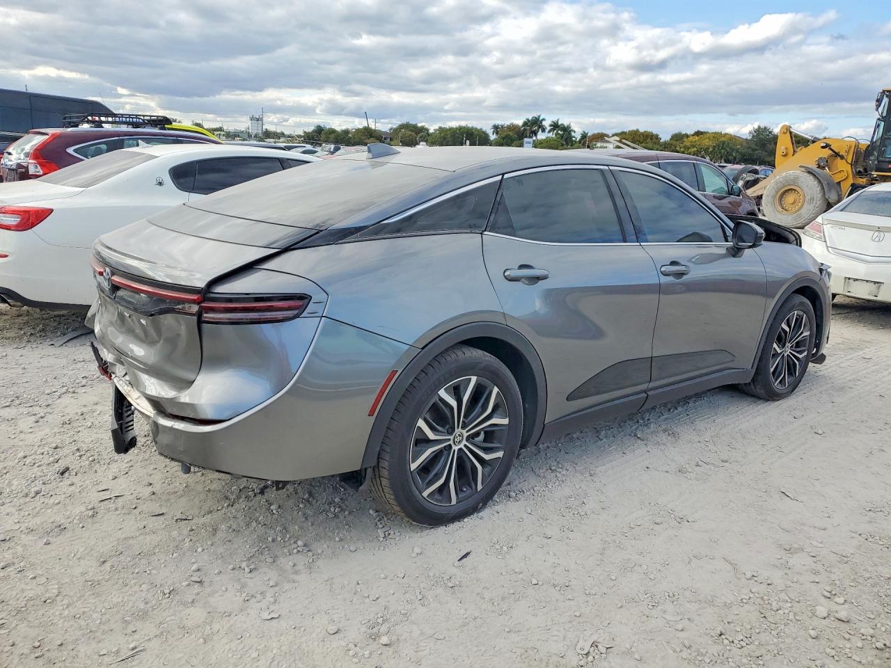 2023 Toyota Crown Xle - Image 3