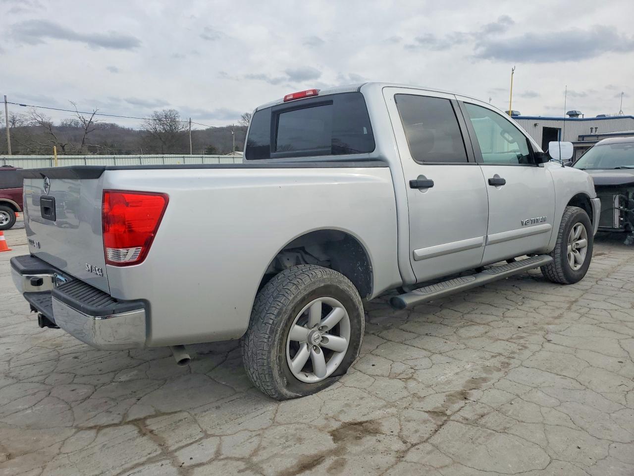 2013 Nissan Titan S - Фото 3