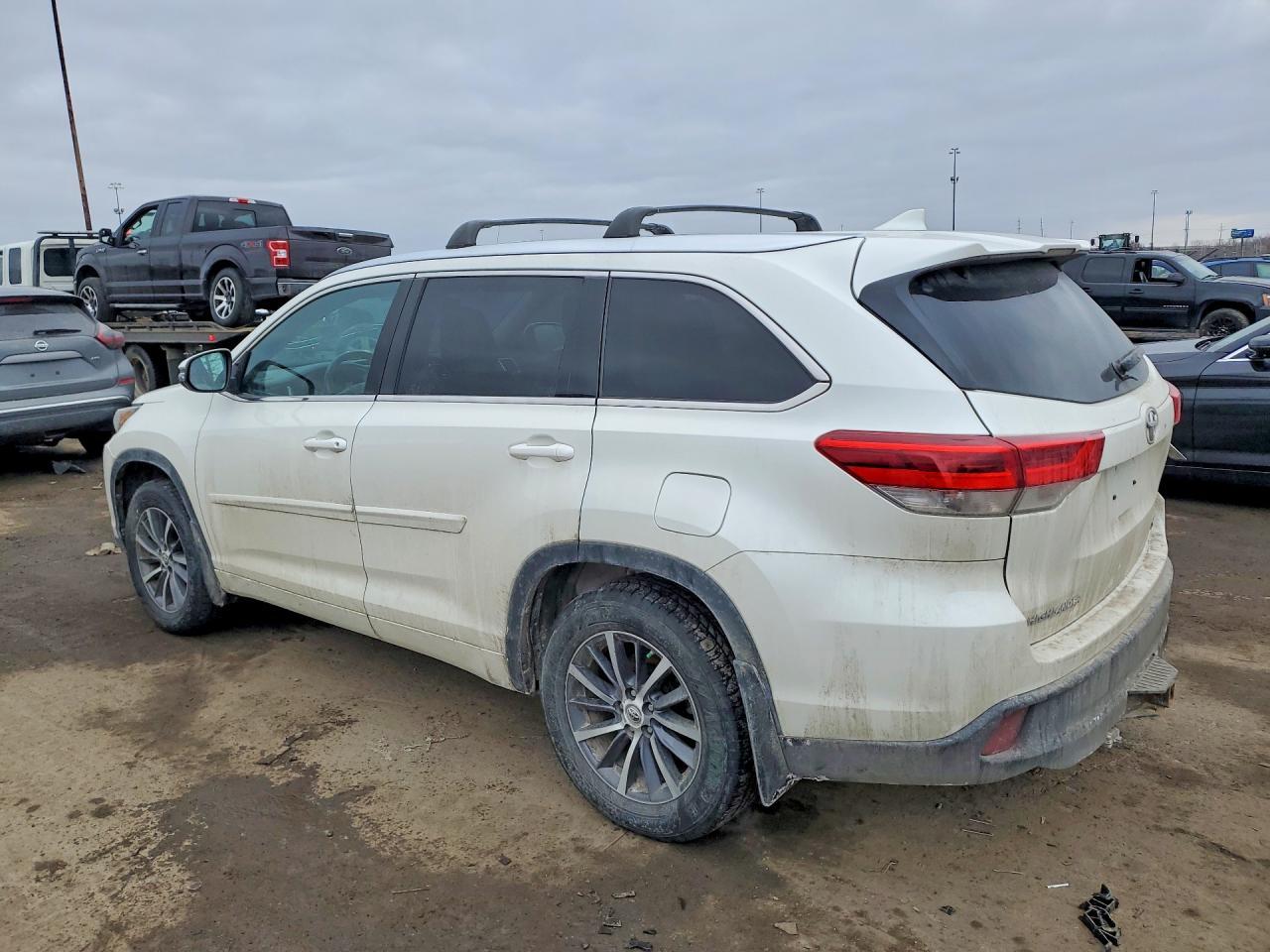 2018 Toyota Highlander Se - Фото 2