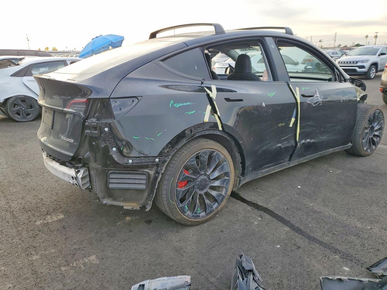2023 Tesla Model Y - Фото 3