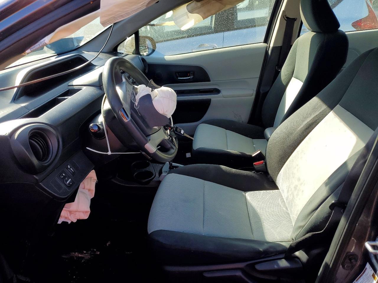 2013 Toyota Prius C - Фото 7