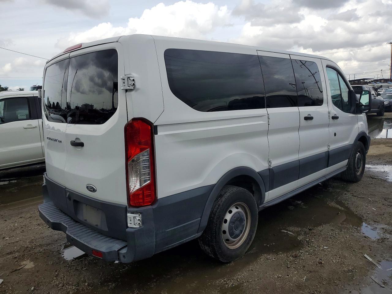 2017 Ford Transit T-150 Xl Passenger Van - Image 3
