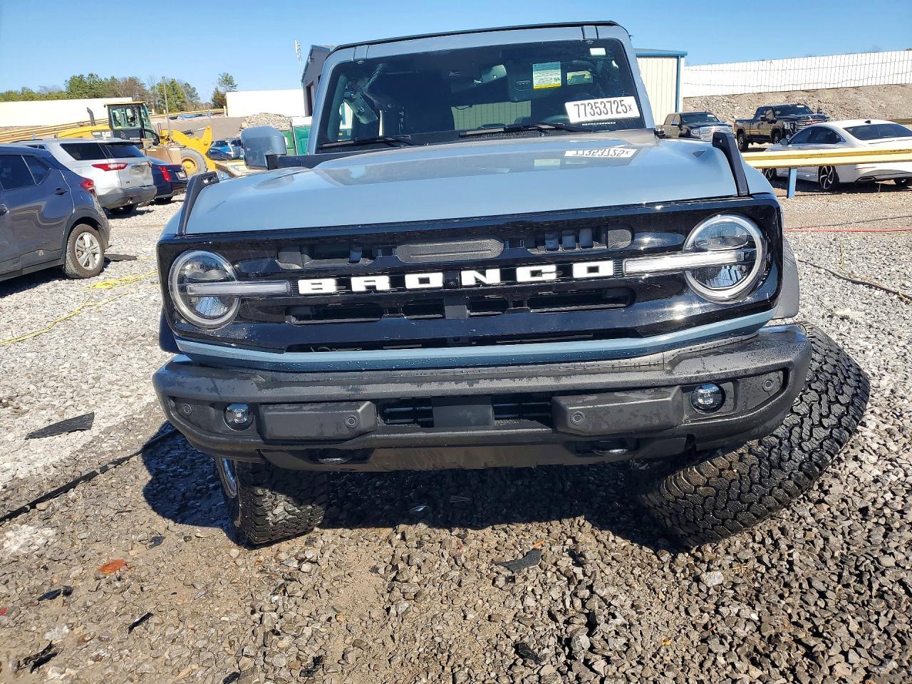 2025 Ford Bronco Outer Banks - Image 5