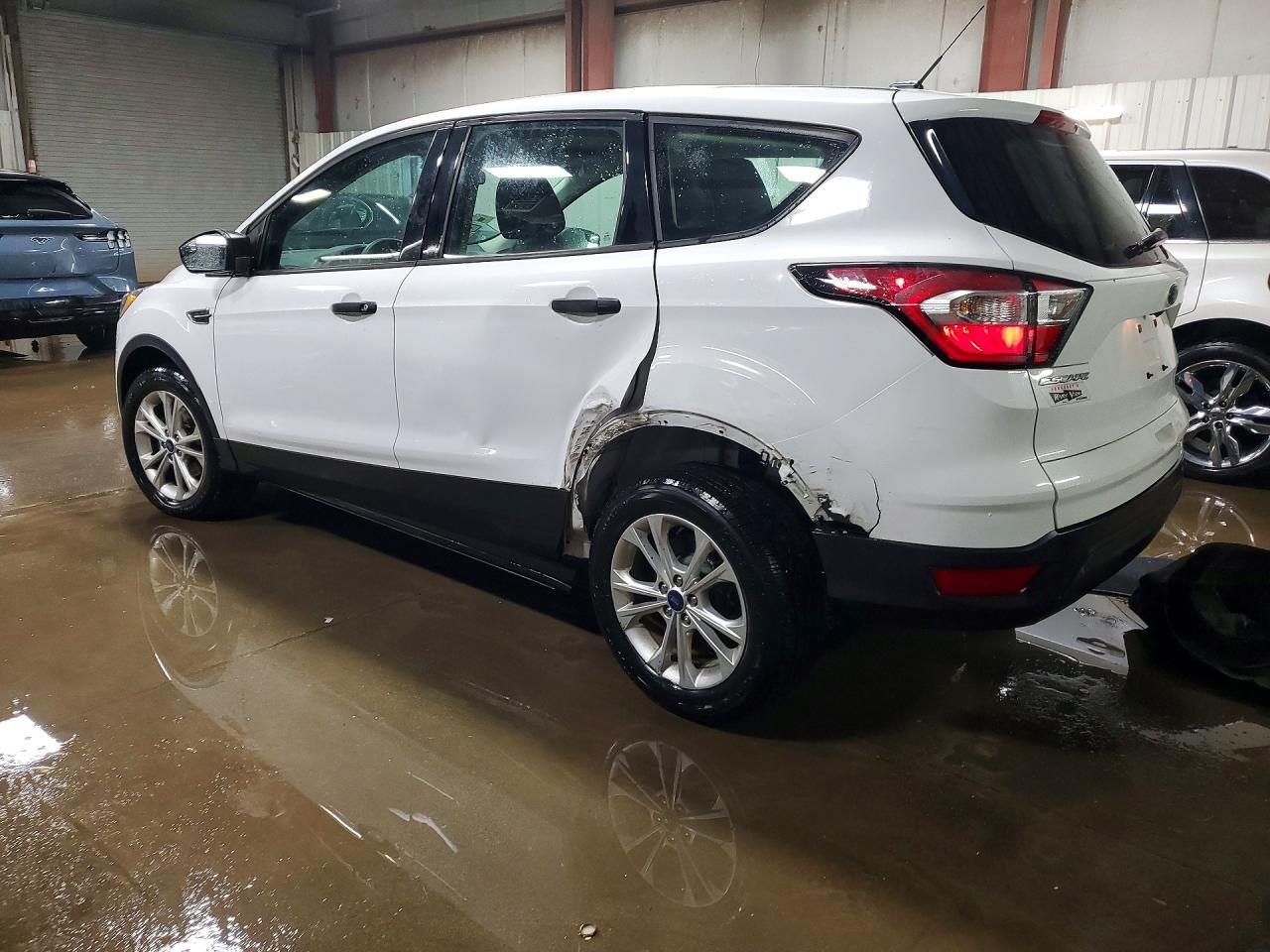 2017 Ford Escape - Фото 2