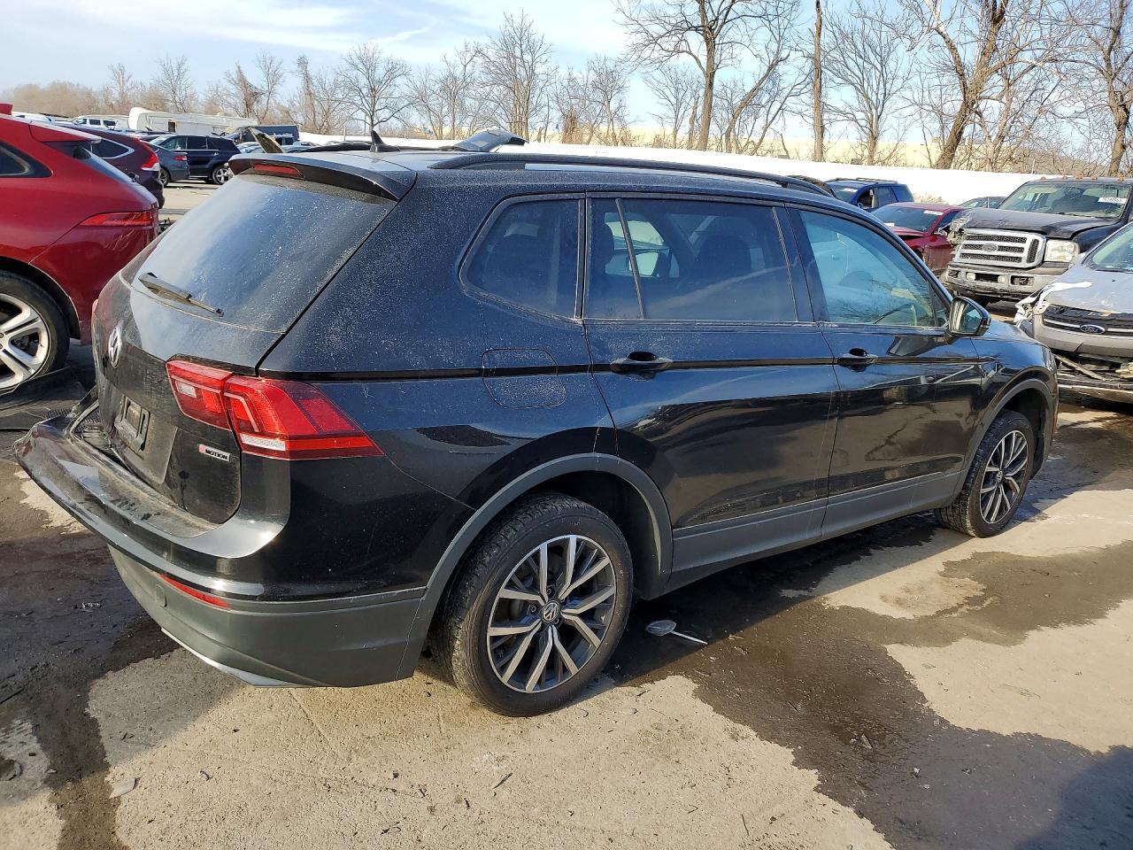 2021 Volkswagen Tiguan S - Фото 3