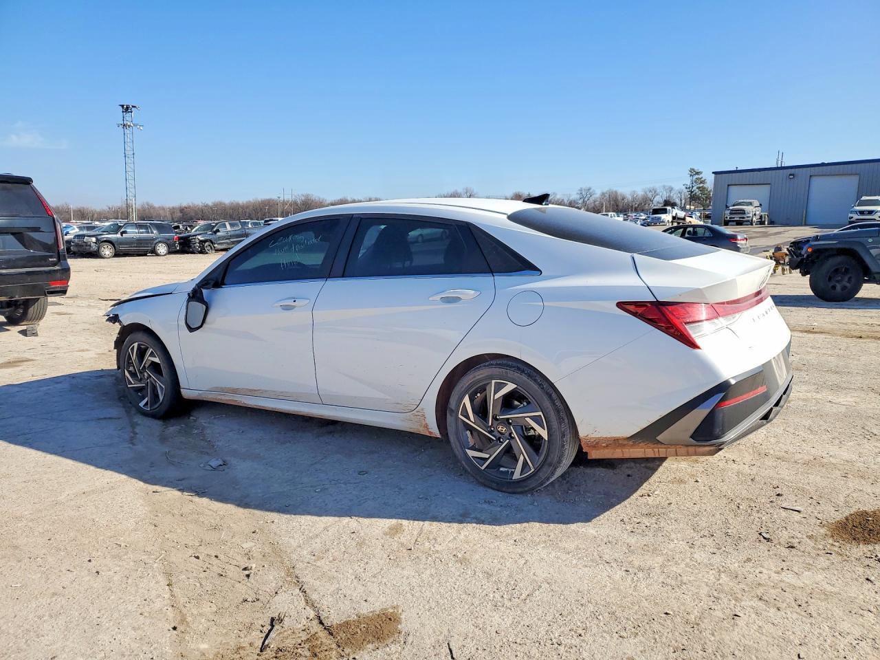 2024 Hyundai Elantra Sel - Image 2