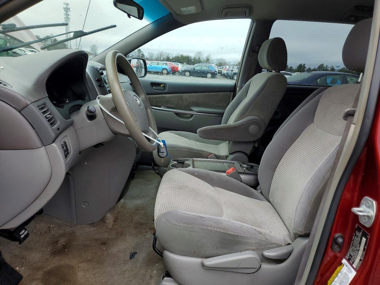 2006 Toyota Sienna Le 7 Passenger - Фото 7