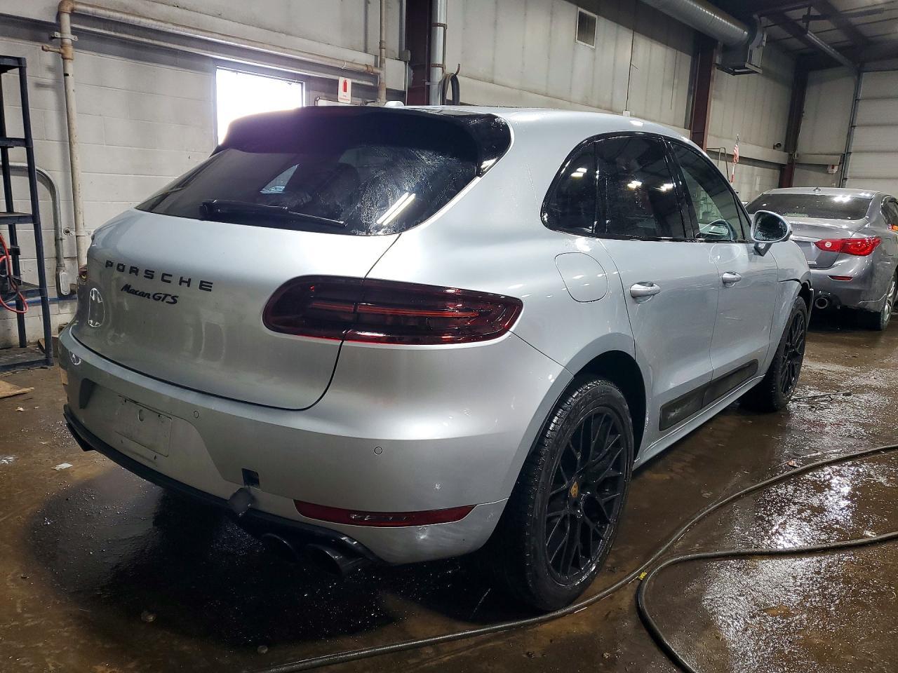 2017 Porsche Macan Gts - Image 3