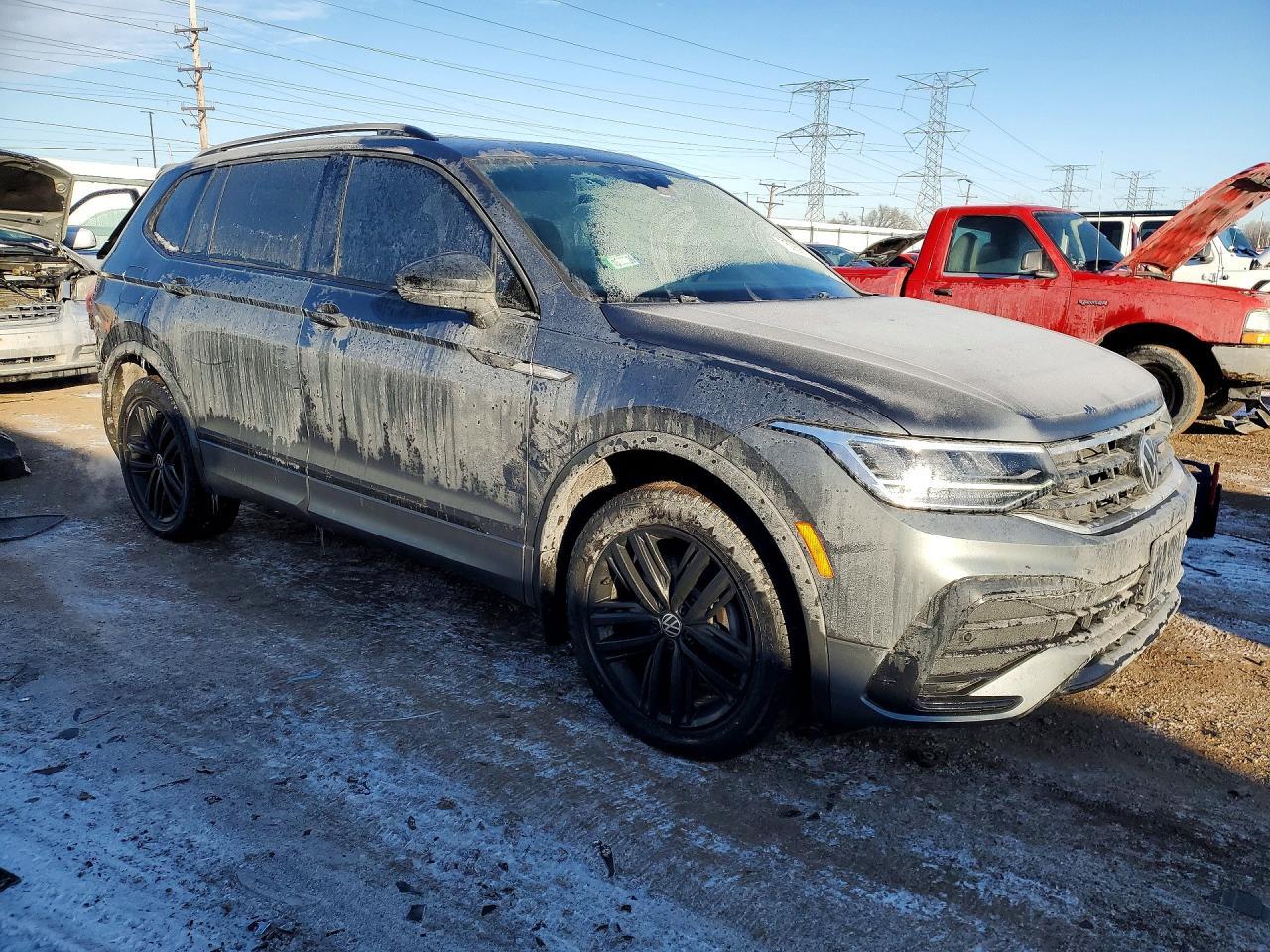 2022 Volkswagen Tiguan - Image 4
