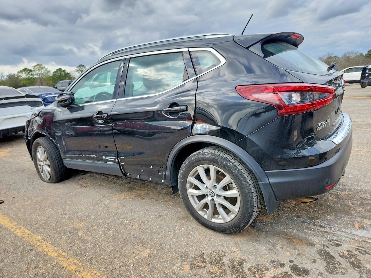 2022 Niss Rogue Sport Sv - Image 2