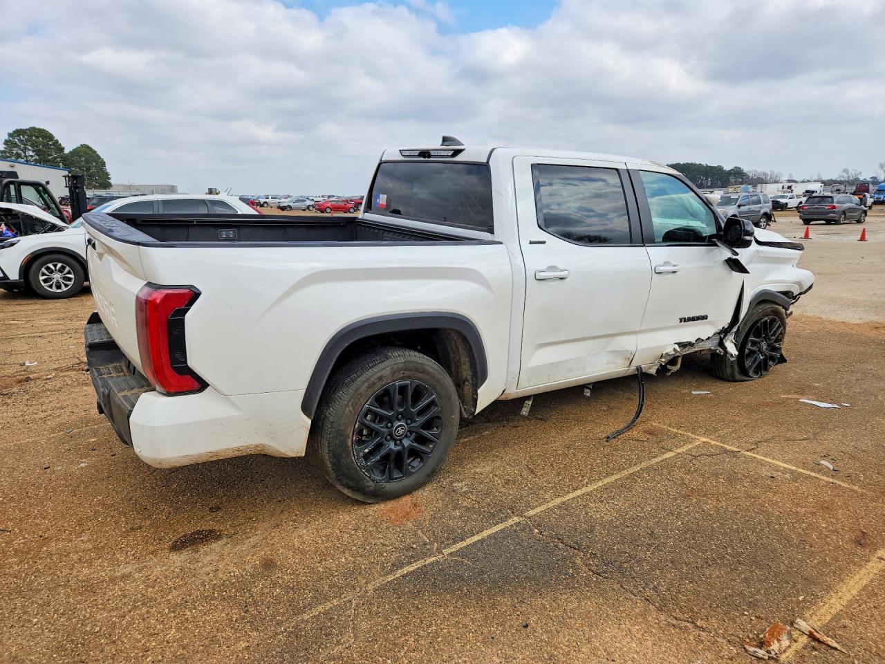 2025 Toyota Tundra Limited - Фото 3