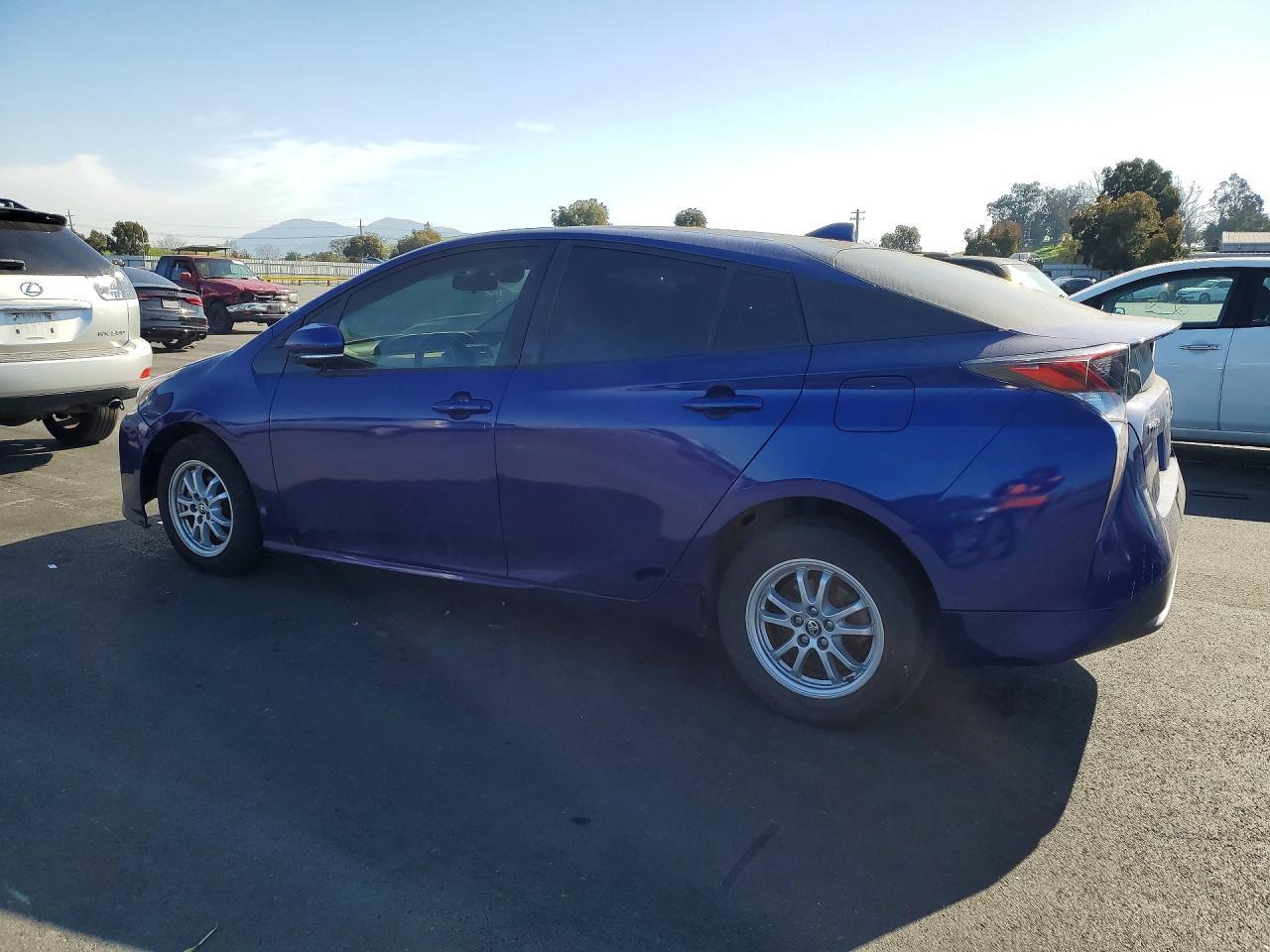 2016 Toyota Prius - Фото 2