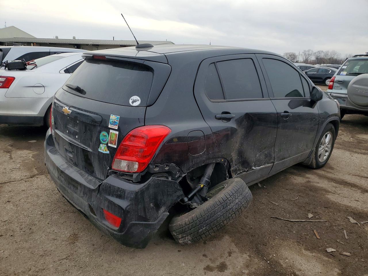 2020 Chevrolet Trax Ls - Image 3