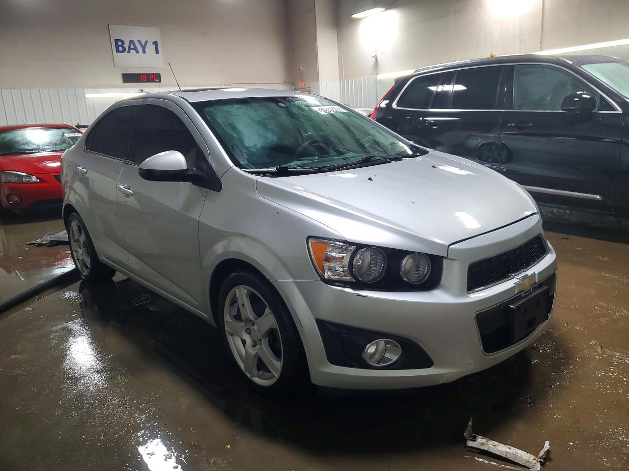 2016 Chevrolet Sonic Lt - Фото 4