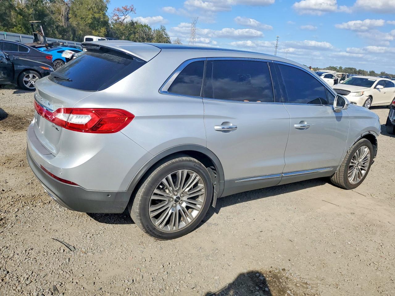 2016 Lincoln Mkx Reserve - Image 3