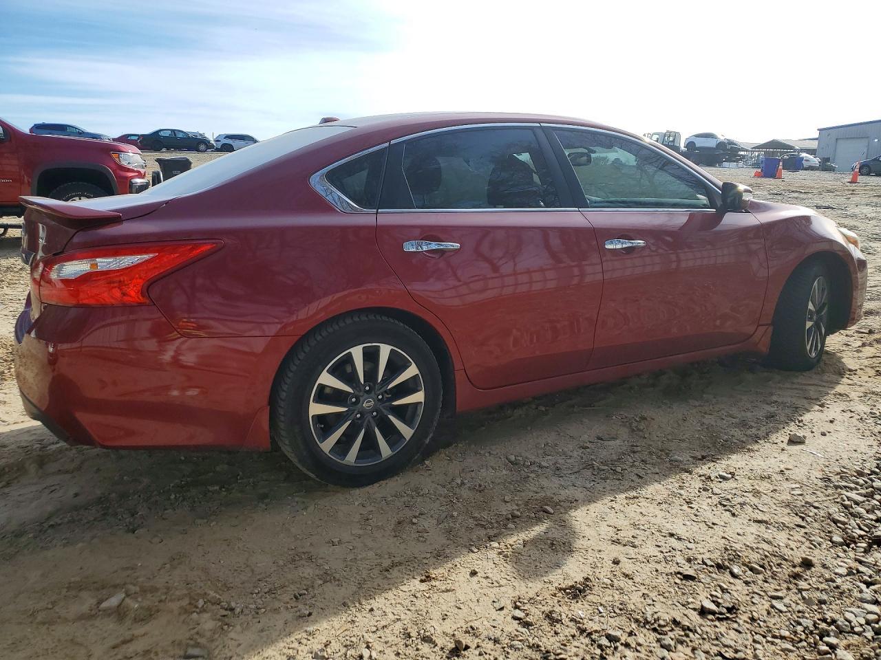 2016 Nissan Altima 2.5 - Image 3