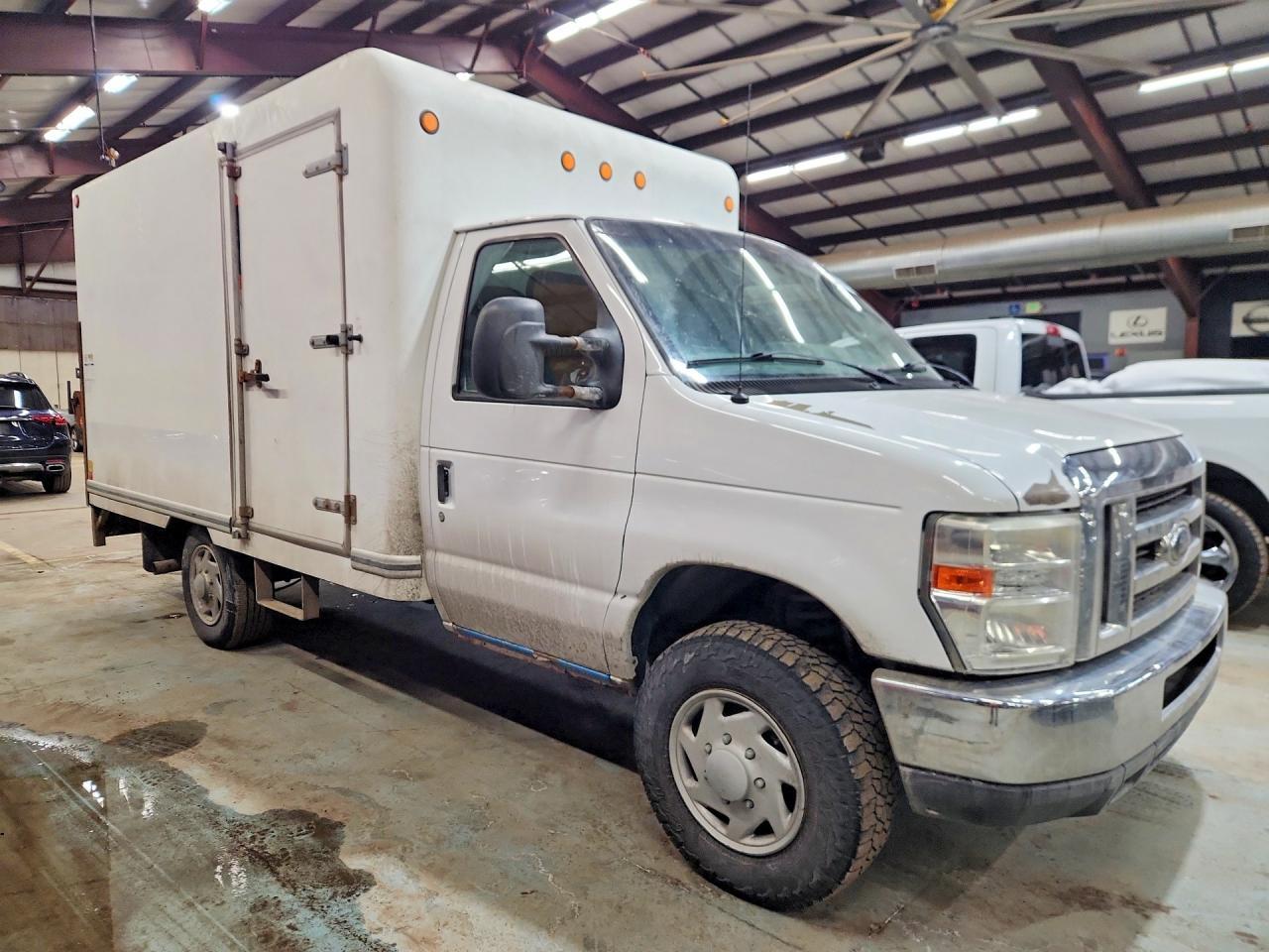 2011 Ford E350 Box Truck - Фото 4