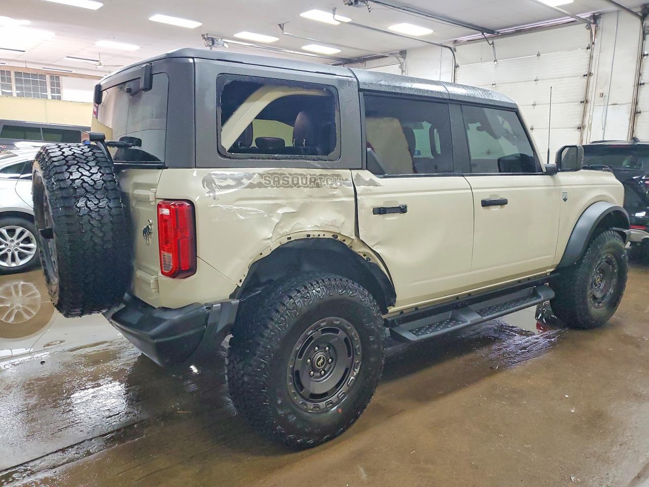 2025 Ford Bronco Big Bend - Image 3