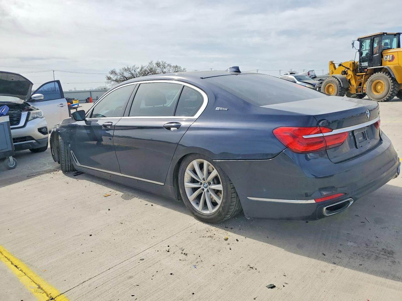 2018 BMW 740 Xe - Фото 2